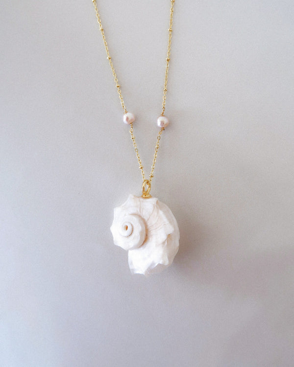 Nymara Seashell Pendant Necklace